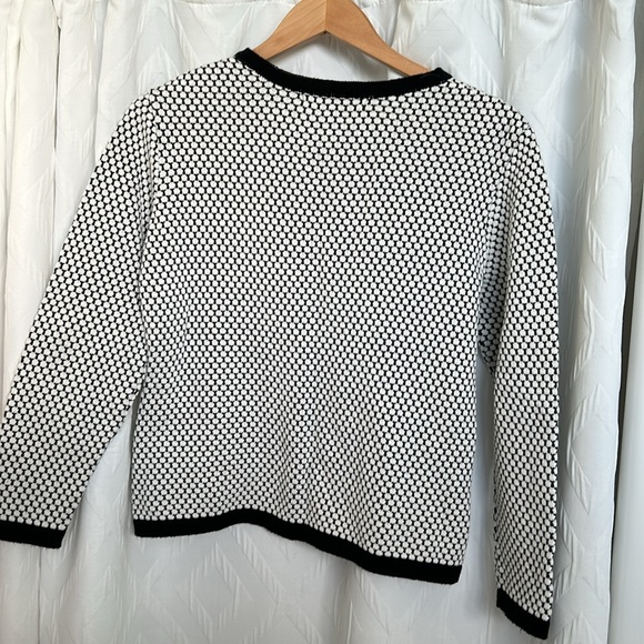 Skovhus white and black cardigan coat with black and goal buttons. - Picture 6 of 7